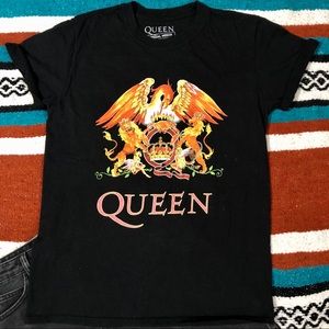 🖤QUEEN band tee 🖤
